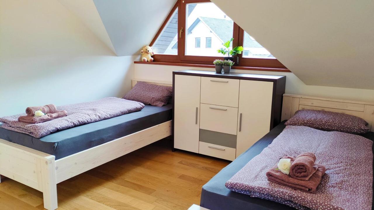 Apartmaji Dora Мойстрана Екстериор снимка