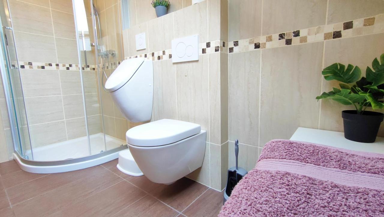 Apartmaji Dora Мойстрана Екстериор снимка